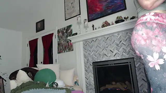 Snapshot of AuroraWillows chatting on 03-17-25, 11:53 AuroraWillows online show from 03-17-25, 11:53