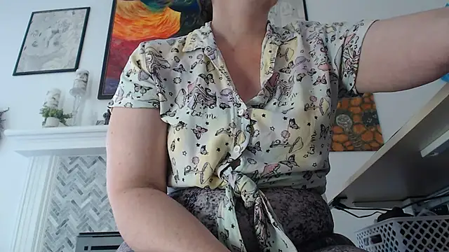 AuroraWillows online show from 06-18-26, 07:52