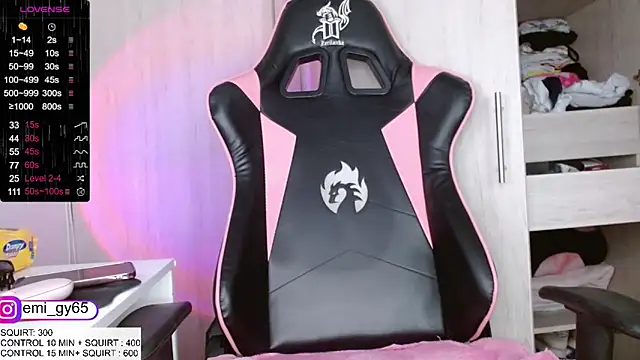 Snapshot of emilyn_grey1 chatting on 09-15-25, 04:51 emilyn grey1 online show from 09-15-25, 04:51