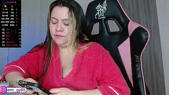 Snapshot of emilyn_grey1 chatting on 02-10-26, 03:55 emilyn grey1 online show from 02-10-26, 03:55