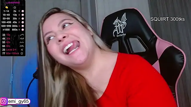 Snapshot of emilyn_grey1 chatting on 11-15-25, 04:00 emilyn grey1 online show from 11-15-25, 04:00