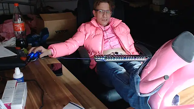Fem-Boy40 online show from 06-08-26, 01:28