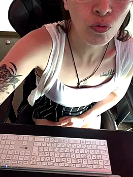 YumieCp online show from 10-09-25, 02:45