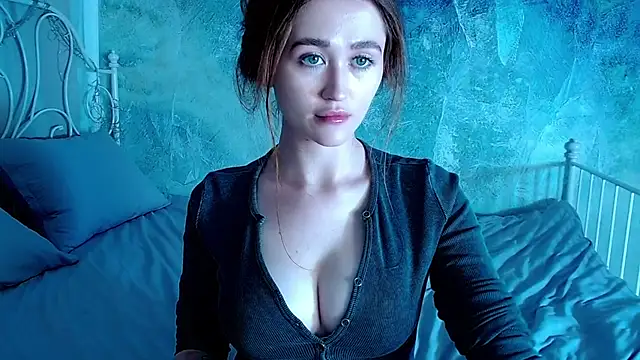 Snapshot of millllina chatting on 09-23-25, 02:13 millllina online show from 09-23-25, 02:13