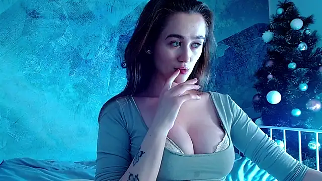 Snapshot of millllina chatting on 12-21-25, 11:23 millllina online show from 12-21-25, 11:23