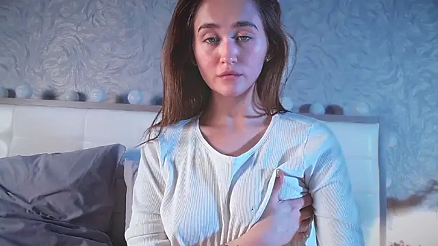 Snapshot of millllina chatting on 10-09-25, 03:45 millllina online show from 10-09-25, 03:45