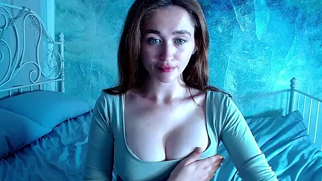 Snapshot of millllina chatting on 09-15-25, 03:01 millllina online show from 09-15-25, 03:01