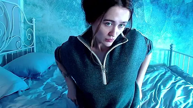 Snapshot of millllina chatting on 11-30-25, 12:28 millllina online show from 11-30-25, 12:28