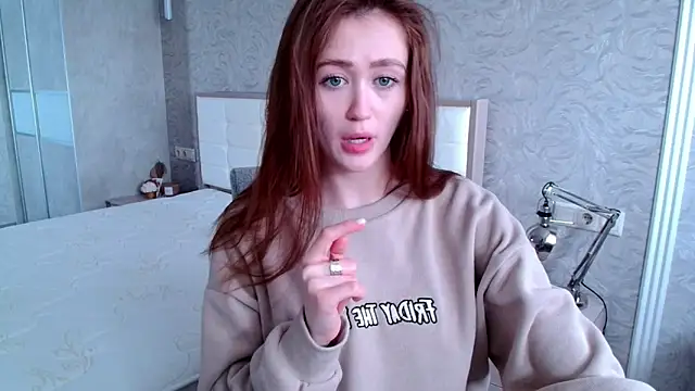 Snapshot of millllina chatting on 03-19-25, 10:00 millllina online show from 03-19-25, 10:00