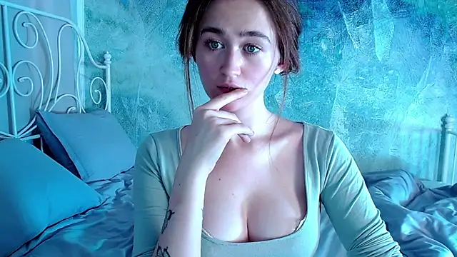 Snapshot of millllina chatting on 11-27-25, 10:59 millllina online show from 11-27-25, 10:59