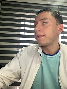 Snapshot of davinalhot chatting on 04-11-26, 06:44 davinalhot online show from 04-11-26, 06:44