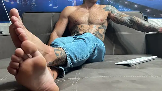 Mr YourGod online show from 10-20-25, 05:09