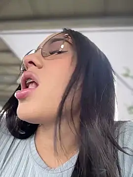   IRIS   online show from 10-04-25, 08:21