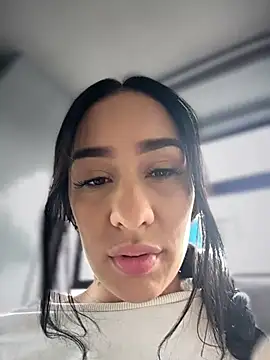 Snapshot of __IRIS__ chatting on 06-17-26, 01:21 IRIS online show from 06-17-26, 01:21