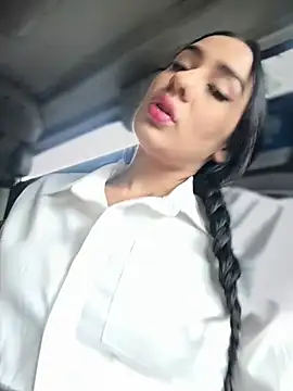 Snapshot of __IRIS__ chatting on 07-17-26, 04:26 IRIS online show from 07-17-26, 04:26