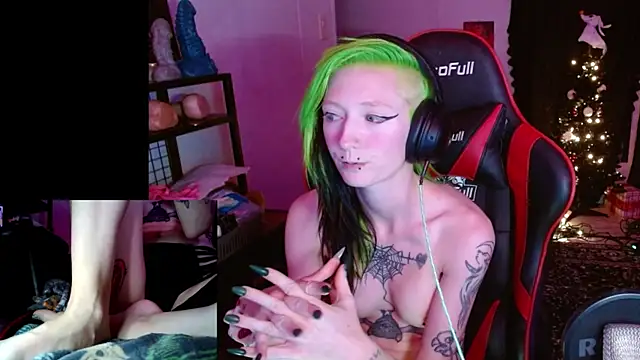 alicewonder09 online show from 12-16-25, 05:22