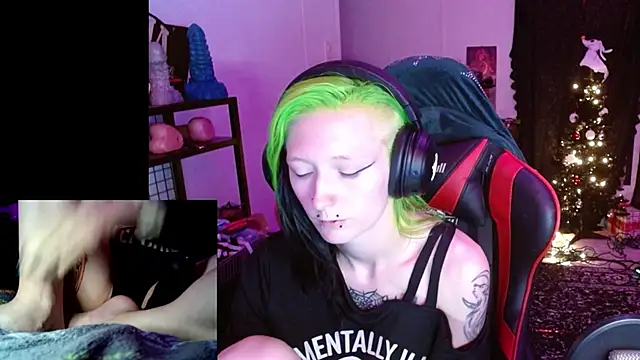 alicewonder09 online show from 12-18-25, 05:01