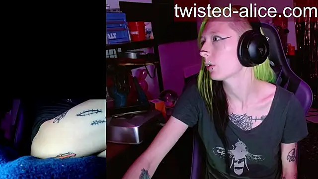 alicewonder09 online show from 05-15-26, 03:37