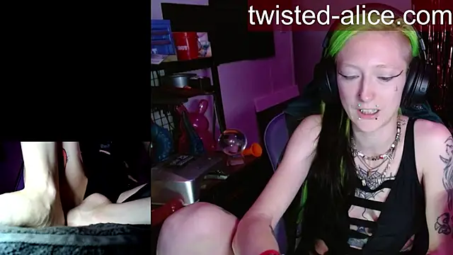 alicewonder09 online show from 05-02-26, 03:56