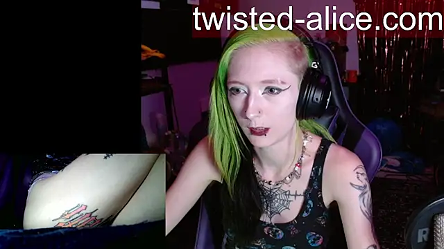 alicewonder09 online show from 07-08-26, 03:30
