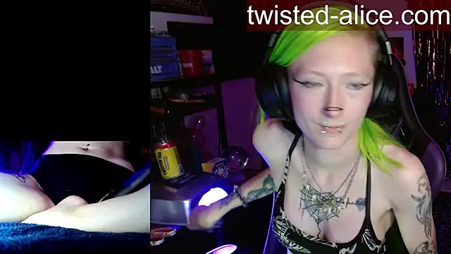 alicewonder09 online show from 05-11-26, 04:03