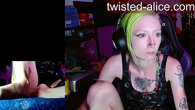 alicewonder09 online show from 05-17-26, 02:55