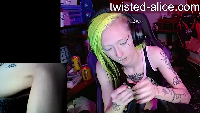 alicewonder09 online show from 04-12-26, 02:59