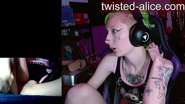 alicewonder09 online show from 05-08-26, 03:54