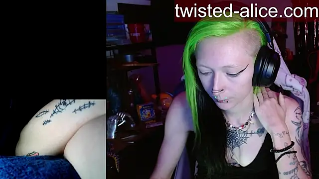alicewonder09 online show from 06-15-26, 03:18