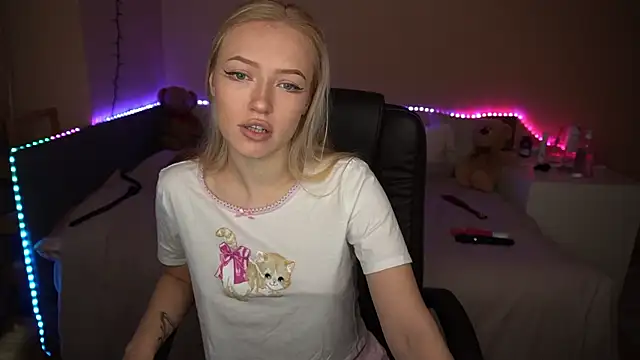 AmandaFiree online show from 11-14-25, 06:28