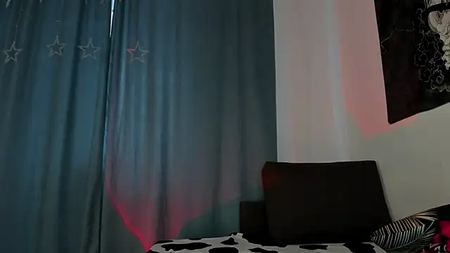 t0riayun0 online show from 02-11-25, 10:25