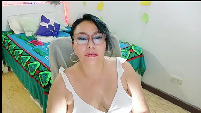 hottplay online show from 04-10-26, 04:47