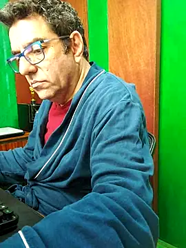Snapshot of FernandoReuterG chatting on 10-20-25, 01:55 FernandoReuterG online show from 10-20-25, 01:55