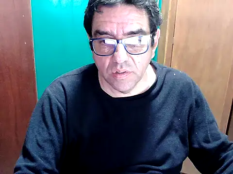 Snapshot of FernandoReuterG chatting on 12-01-25, 02:34 FernandoReuterG online show from 12-01-25, 02:34