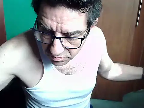 Snapshot of FernandoReuterG chatting on 10-12-25, 03:24 FernandoReuterG online show from 10-12-25, 03:24