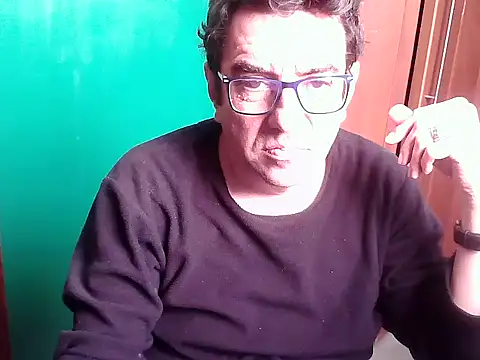 Snapshot of FernandoReuterG chatting on 10-13-25, 02:51 FernandoReuterG online show from 10-13-25, 02:51