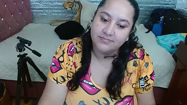 EMILY-NESSA online show from 05-11-26, 02:40
