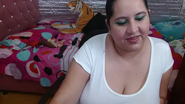 EMILY-NESSA online show from 02-25-25, 03:20