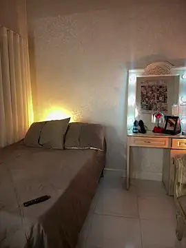 Snapshot of shannol_ryan chatting on 04-14-26, 01:32 shannol ryan online show from 04-14-26, 01:32