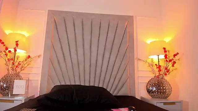 Evaa Martinez online show from 06-13-26, 04:05