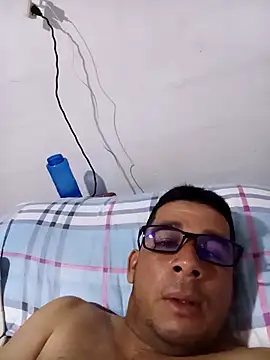 Snapshot of El-reyleon chatting on 04-28-26, 06:23 El-reyleon online show from 04-28-26, 06:23