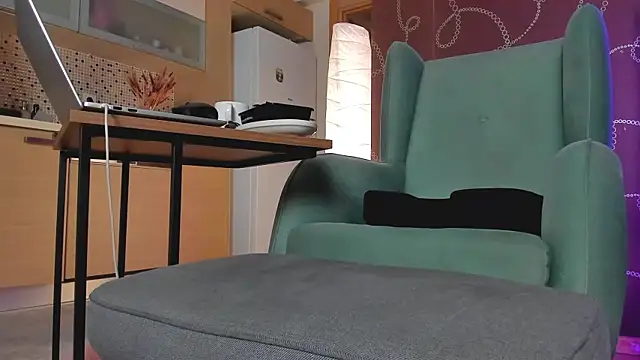 Snapshot of Yourfreebird chatting on 03-02-25, 01:09 Yourfreebird online show from 03-02-25, 01:09