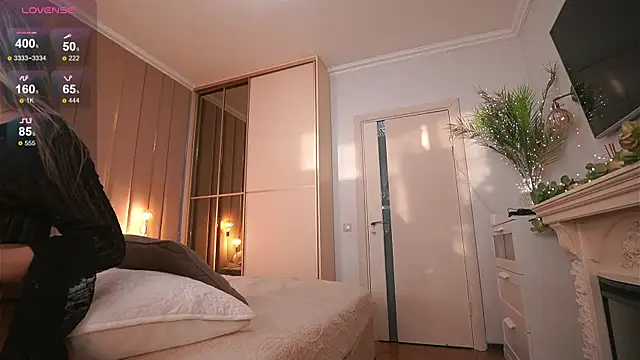 Oh Julie online show from 02-18-26, 05:38