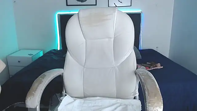 selena yourmilf online show from 11-26-25, 05:46