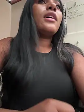 Sara Boom online show from 09-18-25, 04:21