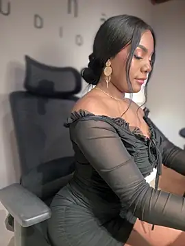 Sara Boom online show from 11-26-25, 02:11