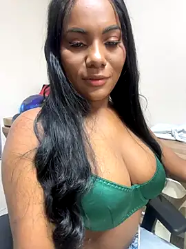 Sara Boom online show from 10-11-25, 01:23