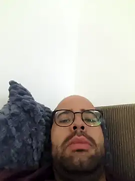 Snapshot of Gian7070 chatting on 03-02-26, 09:27 Gian7070 online show from 03-02-26, 09:27