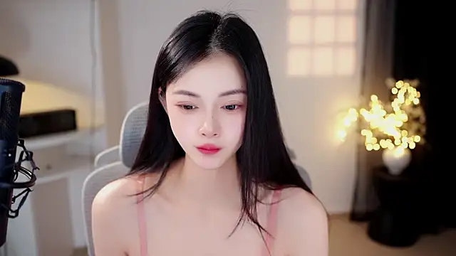 Snapshot of Ocean--Lili chatting on 07-18-26, 02:25 Ocean--Lili online show from 07-18-26, 02:25