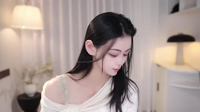 Ocean--Lili online show from 10-18-25, 02:19